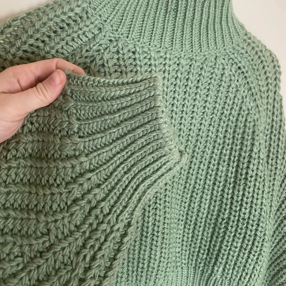 Cozy Green Sweater H&M Size Small - Picture 3 of 4